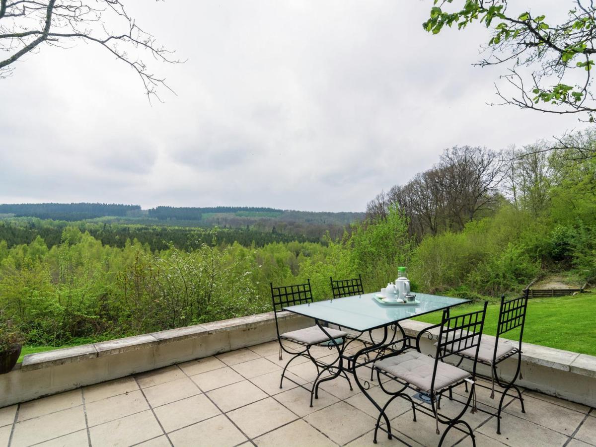 Perfect Spot On The Edge Of A Large Wood Villa Awenne Exterior photo