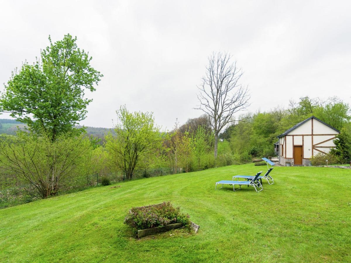 Perfect Spot On The Edge Of A Large Wood Villa Awenne Exterior photo